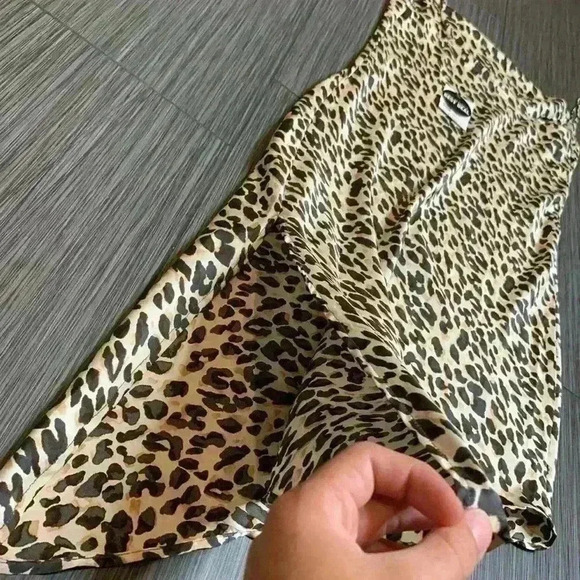 Forever 21 Tan Brown Leopard Print Woven Side Slit Asymmetrical Midi Dress Sz S - Picture 6 of 9